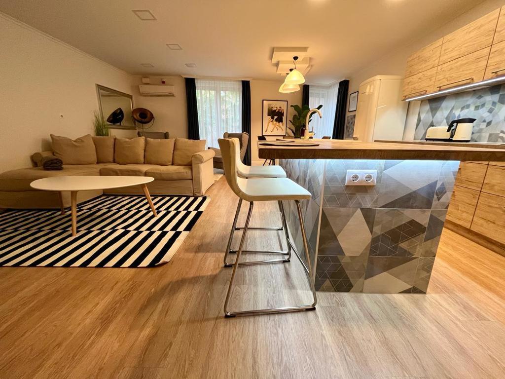 Ground Floor Park Bestern Segedin Dış mekan fotoğraf